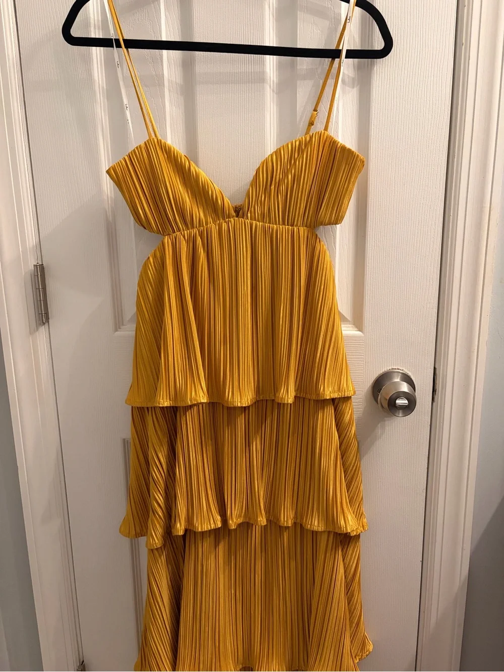 Lulu's Women’s Marigold Tiered Pleated Maxi Wedding Guest Dress Small - Picture 6 of 15